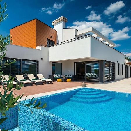 Villa Pedena Benazici Exterior foto